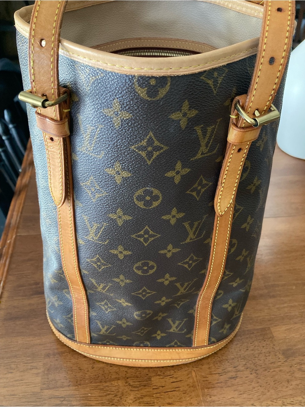 Authentic Louis Vuitton Brown Monogram Canvas Bucket Bag NEW INTERIOR